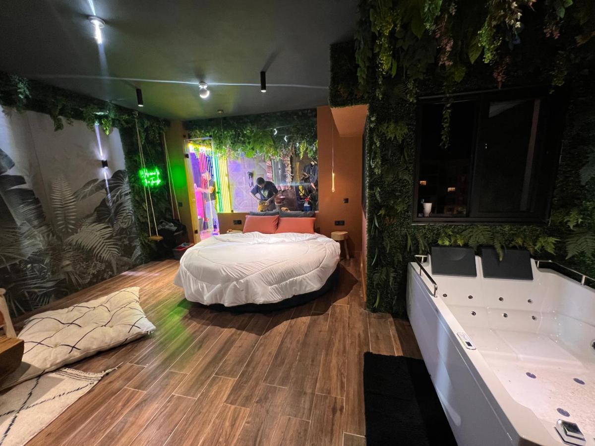 Jungle Au Centre De Marrakech Avec Jacuzzi ! Bed & Breakfast Marrakesh Ngoại thất bức ảnh